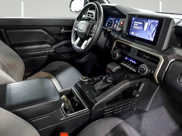 Certified 2025 Toyota Tacoma TRD Off-Road AWD/4WD image 28