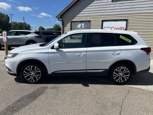 Used 2016 Mitsubishi Outlander SEL AWD/4WD image 8