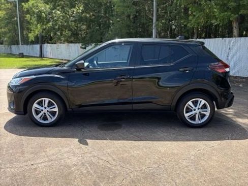 Used 2023 Nissan Kicks S FWD image 2