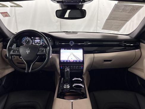 Used 2022 Maserati Quattroporte Modena Q4 AWD/4WD image 16