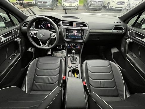 Certified 2024 Volkswagen Tiguan SEL R-Line AWD/4WD image 14