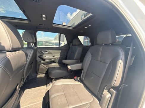 Used 2023 Chevrolet Traverse RS AWD/4WD image 15