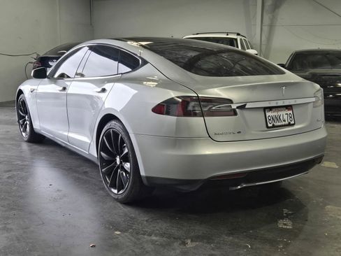 Used 2013 Tesla Model S Performance RWD image 2