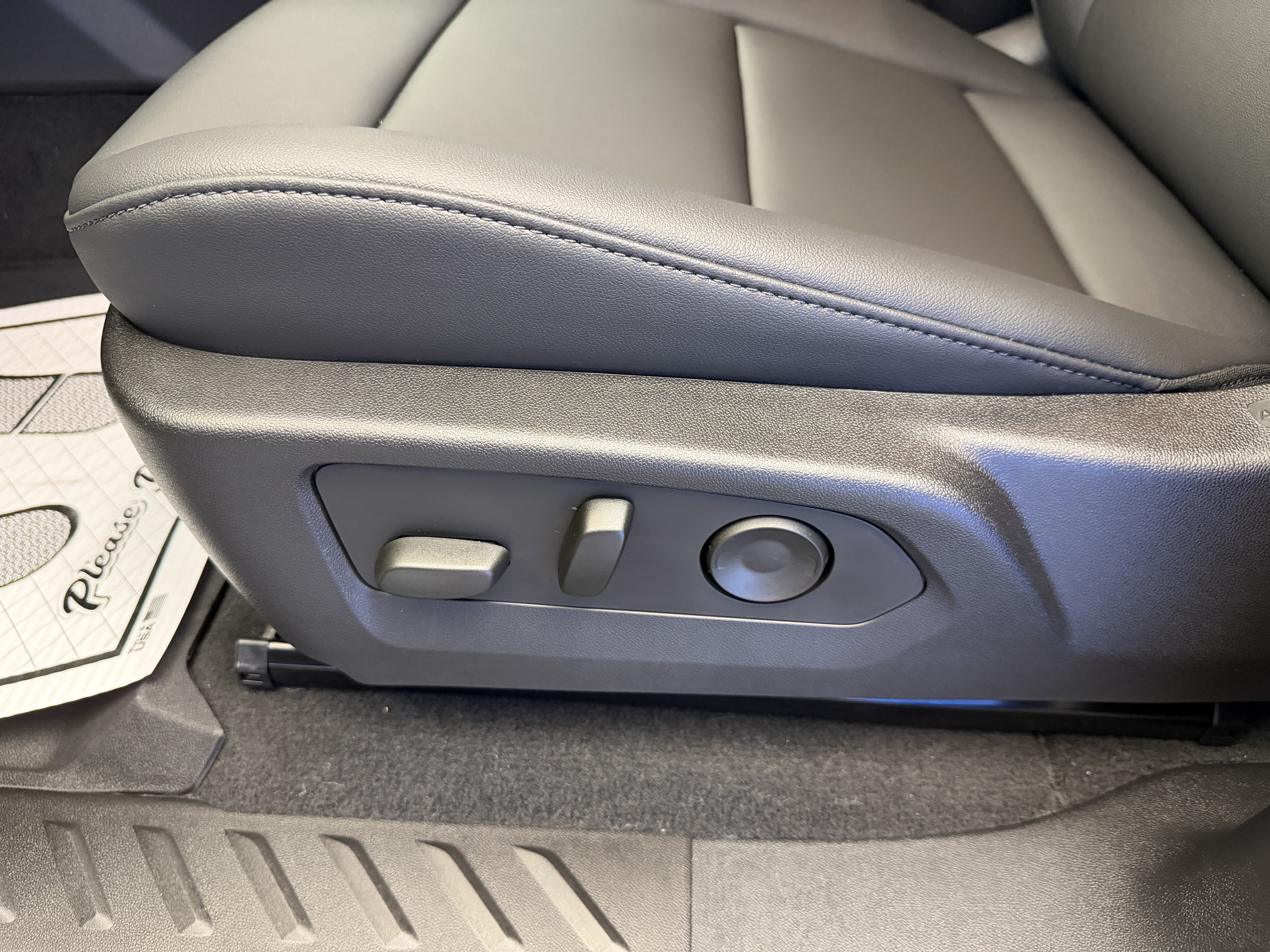 New 2026 Chevrolet Colorado Trail Boss AWD/4WD image 13