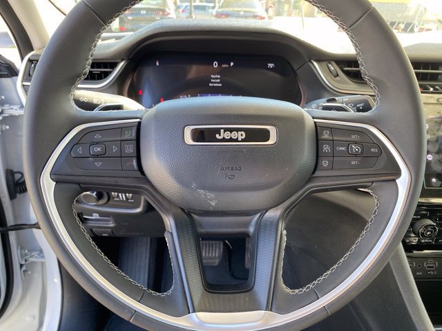 Used 2023 Jeep Grand Cherokee L Laredo AWD/4WD image 20