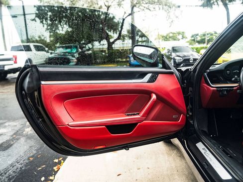 Used 2021 Porsche 911 Carrera S image 9