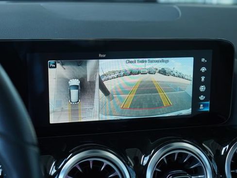 Certified 2022 Mercedes-Benz GLA 250 4MATIC image 21