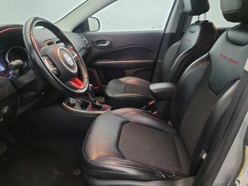 Used 2019 Jeep Compass Trailhawk AWD/4WD image 17