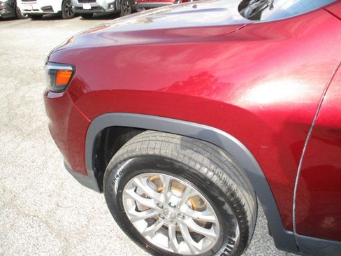 Used 2019 Jeep Cherokee Latitude Plus w/ Comfort/Convenience Group AWD/4WD image 14