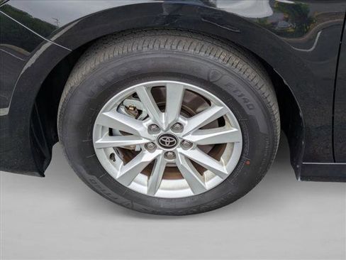 Used 2025 Toyota Camry LE image 28