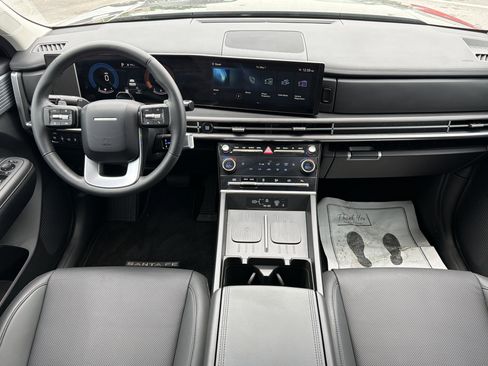 Used 2026 Hyundai Santa Fe SEL FWD image 2
