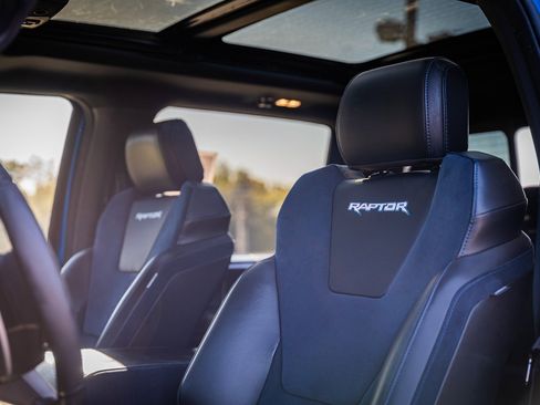 Certified 2019 Ford F150 Raptor w/ Equipment Group 802A Luxury image 23