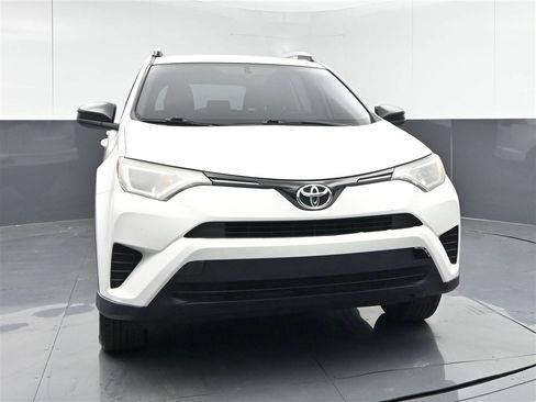 Used 2016 Toyota RAV4 LE image 2