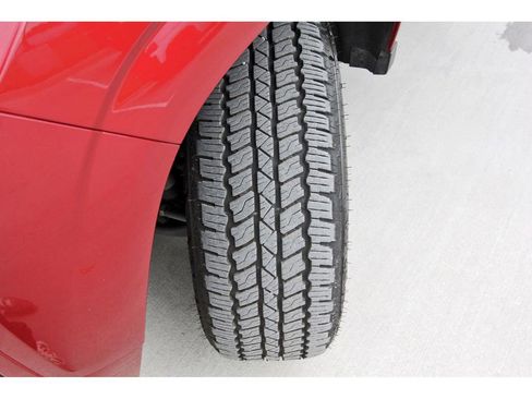 Used 2024 Chevrolet Colorado Z71 w/ Z71 Convenience Package 2 image 27