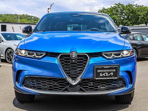 Used 2024 Alfa Romeo Tonale Ti w/ Active Assist Package AWD/4WD image 2