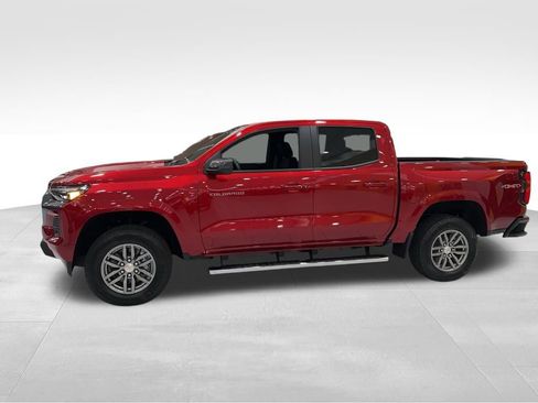 New 2024 Chevrolet Colorado LT w/ LT Convenience Package III image 2