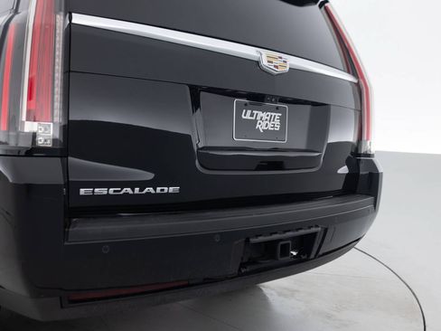 Used 2017 Cadillac Escalade Platinum AWD/4WD image 15