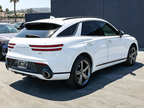 Used 2023 Genesis GV70 2.5T w/ Sport Prestige Package AWD/4WD image 4