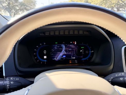 Certified 2024 Volvo XC90 T8 Plus w/ Protection Package Premier image 19