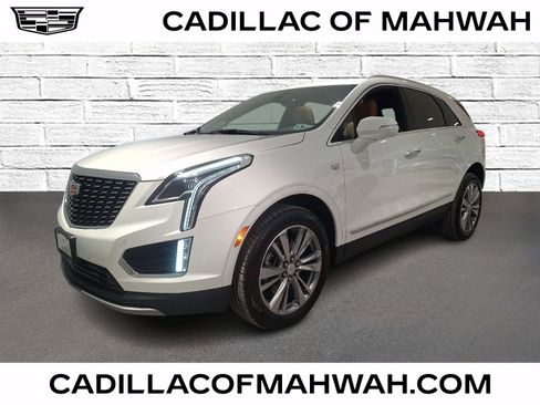 Certified 2025 Cadillac XT5 Premium Luxury image 1
