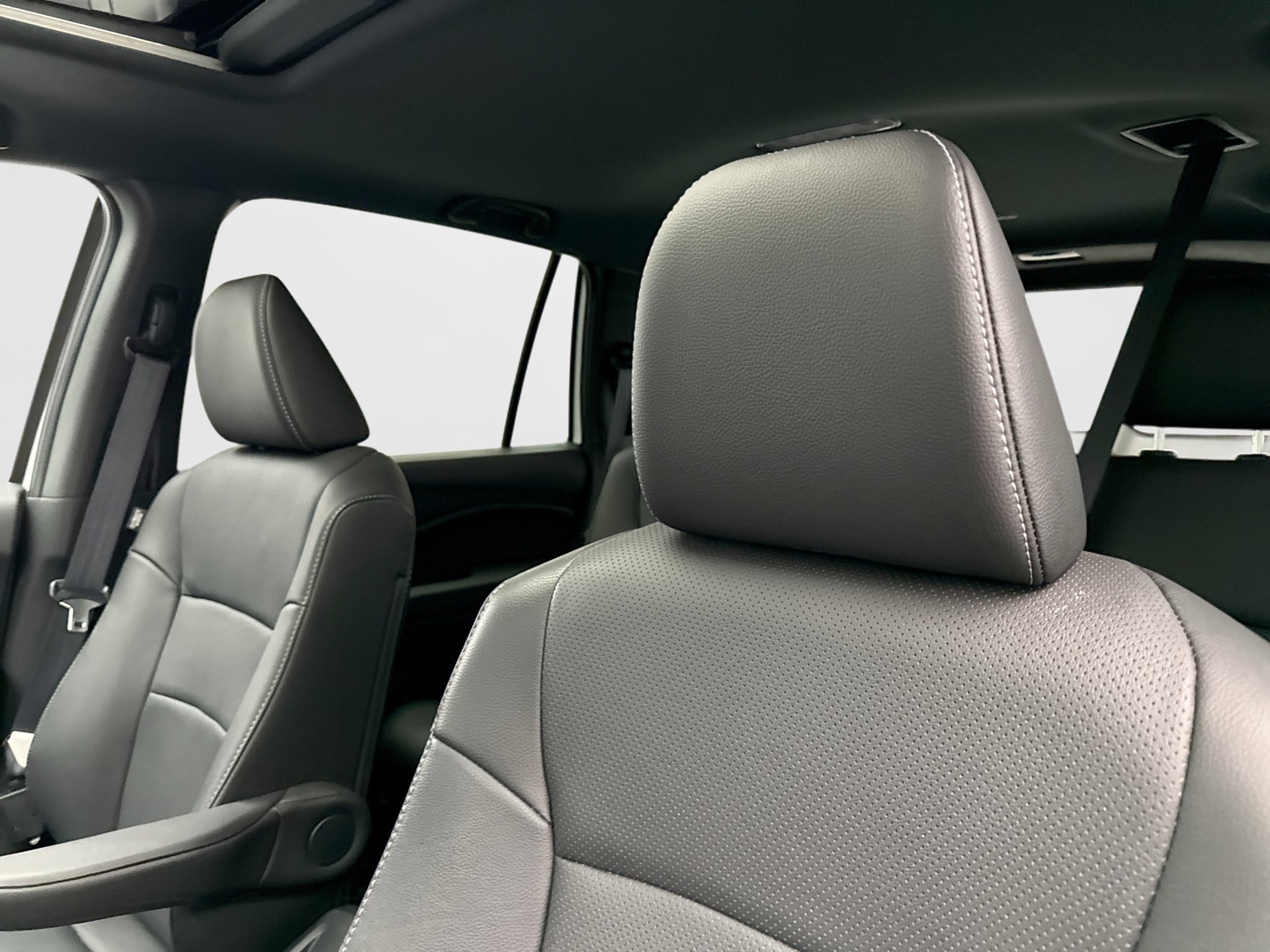 Used 2023 Honda Passport EX-L image 11