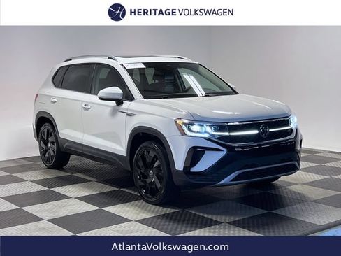 Certified 2024 Volkswagen Taos SEL AWD/4WD image 1