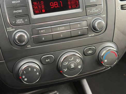 Used 2016 Kia Forte LX image 23