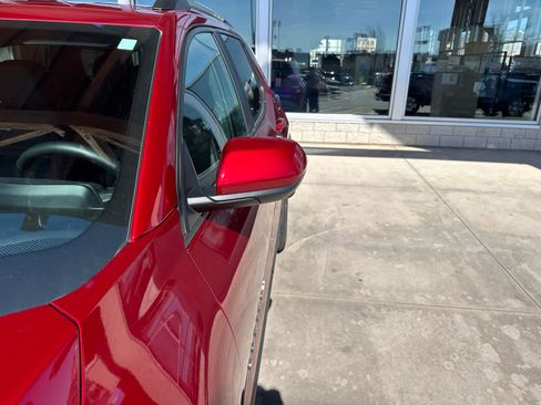 Used 2025 Chevrolet Equinox LT w/ Convenience Package II image 8