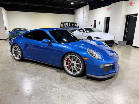 Used 2015 Porsche 911 GT3 RWD image 5