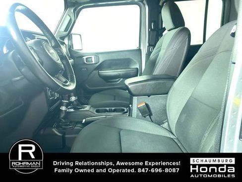 Used 2021 Jeep Gladiator Willys image 5