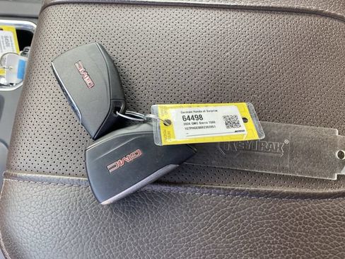 Used 2024 GMC Sierra 1500 Denali RWD image 32