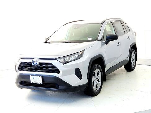 Certified 2022 Toyota RAV4 LE image 2