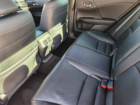 Used 2015 Honda Accord Touring image 30