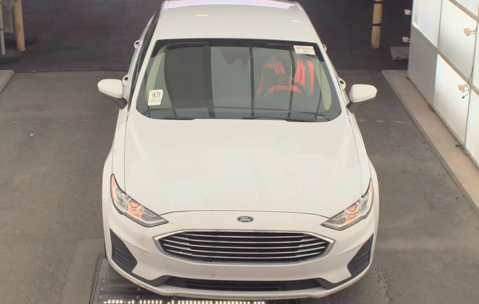 Used 2020 Ford Fusion SE FWD image 2