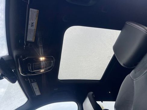 Used 2023 Jeep Grand Cherokee Overland w/ Luxury Tech Group IV image 30