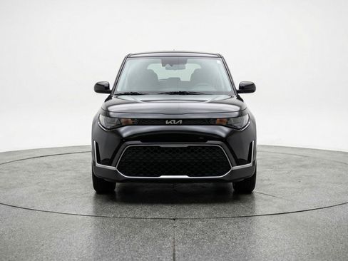 Used 2025 Kia Soul LX w/ LX Technology Package FWD image 2