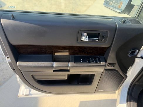 Used 2018 Ford Flex Limited FWD image 29