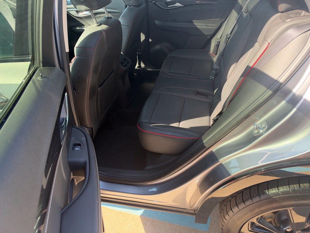 Used 2022 Buick Envision Essence w/ Technology Package II FWD image 9