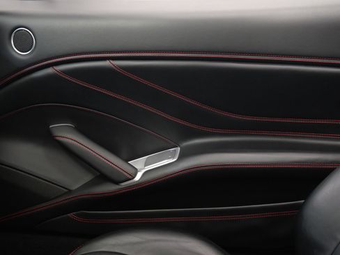 Used 2015 Ferrari California T RWD image 27