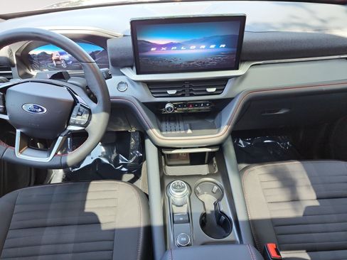 Used 2025 Ford Explorer ST-Line w/ Premium Package AWD/4WD image 11