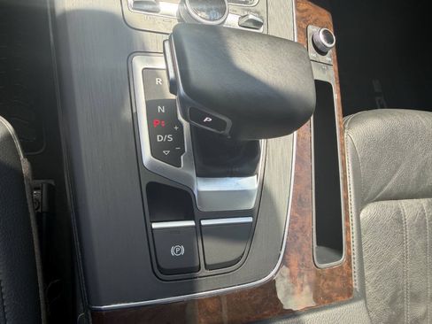 Used 2018 Audi Q5 2.0T Premium Plus AWD/4WD image 35