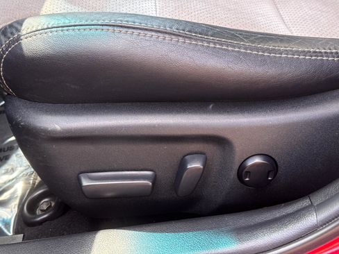 Used 2012 Toyota Camry SE w/ Leather Pkg image 13