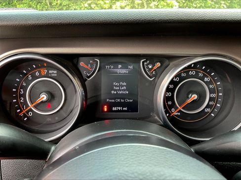 Used 2018 Jeep Wrangler Sport AWD/4WD image 13