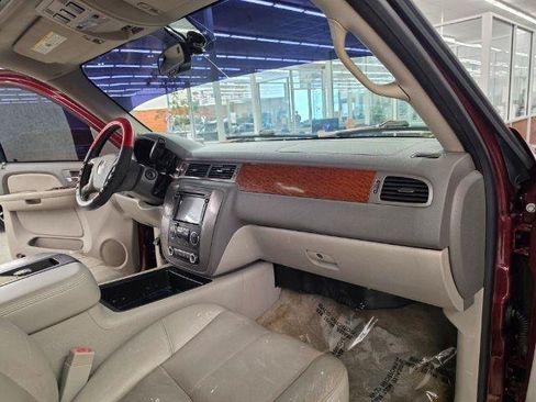 Used 2008 GMC Yukon XL SLT w/ SLT Preferred Equipment Group AWD/4WD image 9