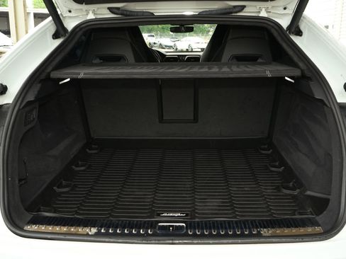 Used 2020 Lamborghini Urus image 37