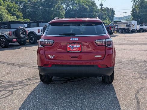 Used 2017 Jeep Compass Latitude w/ Cold Weather Group AWD/4WD image 4