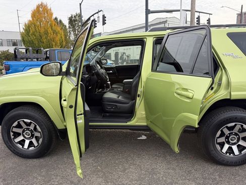 Used 2023 Toyota 4Runner TRD Off-Road Premium image 26