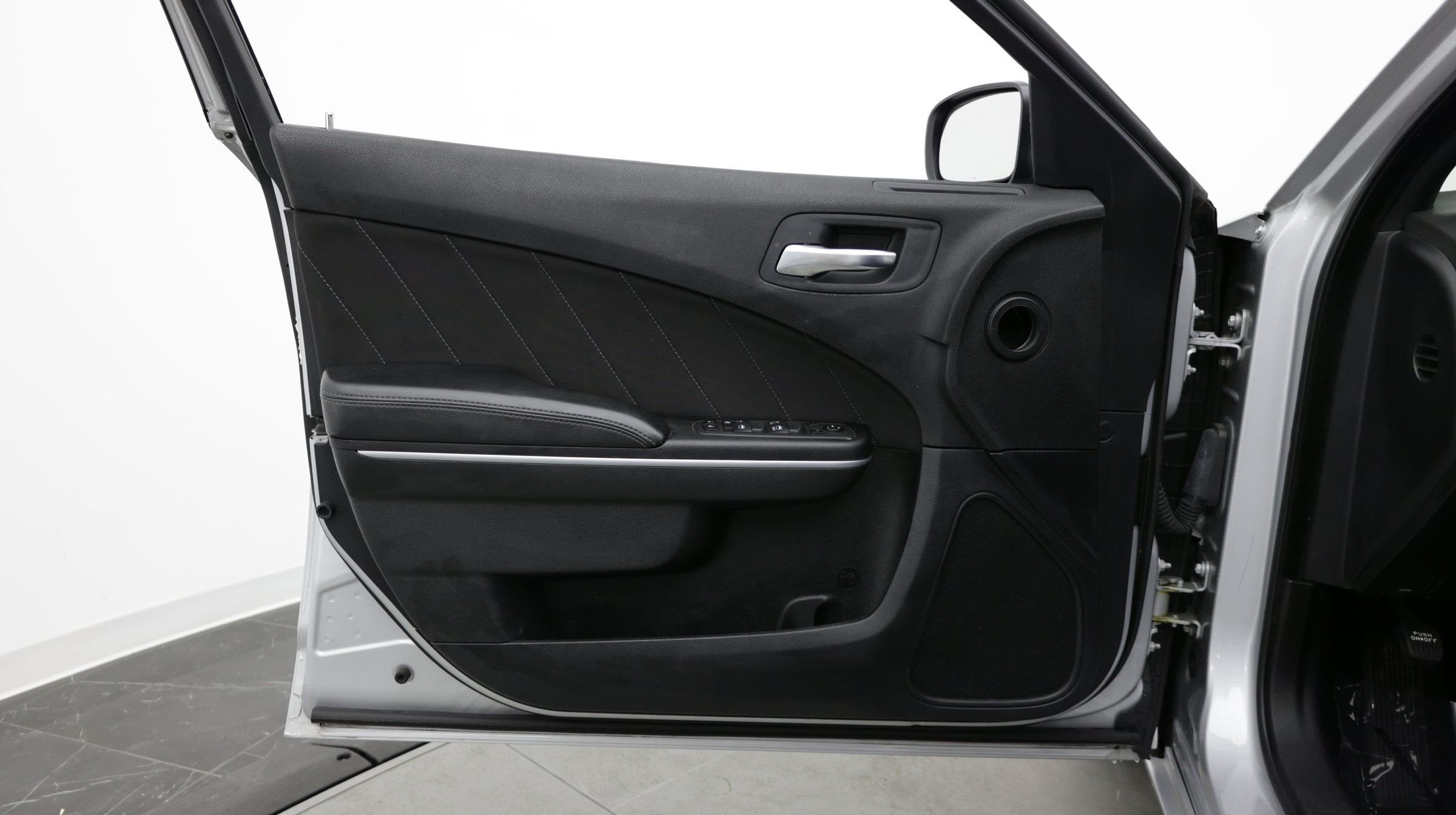 Used 2022 Dodge Charger SXT RWD image 11