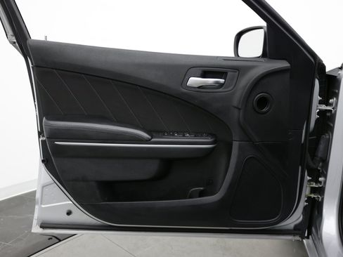 Used 2022 Dodge Charger SXT RWD image 11