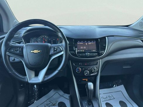 Used 2022 Chevrolet Trax LT w/ LT Convenience Package AWD/4WD image 30